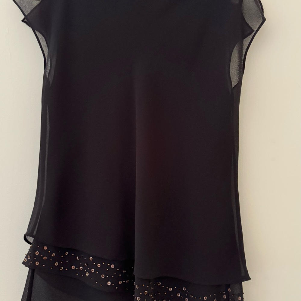 Beautiful Classy Amanda Smith, Two (2) Piece Set,
Skirt and Top, Size 6 - Picture 6 of 10
